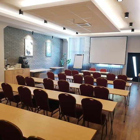 Hotel Zakliki クラクフ エクステリア 写真