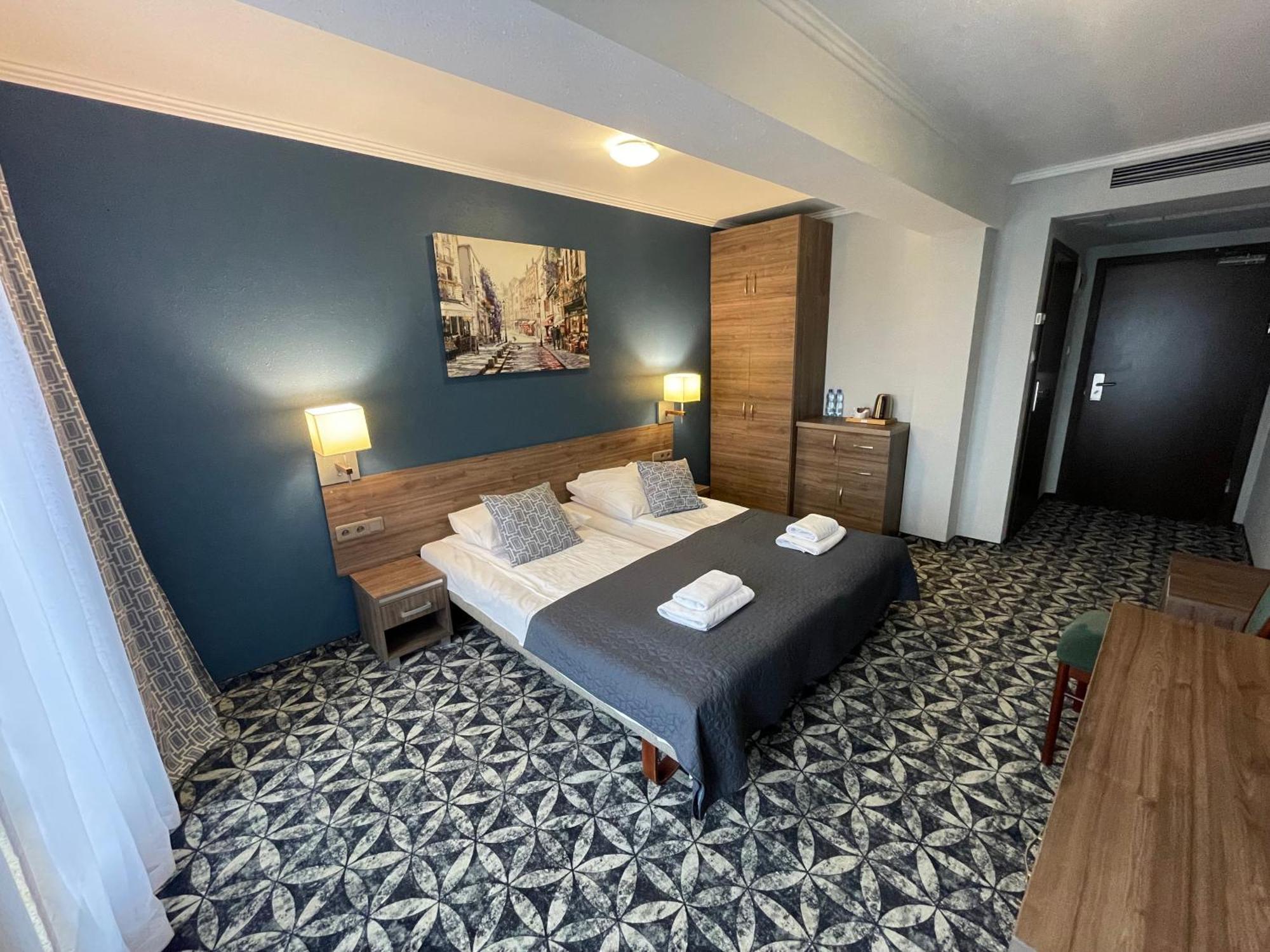 Hotel Zakliki クラクフ エクステリア 写真