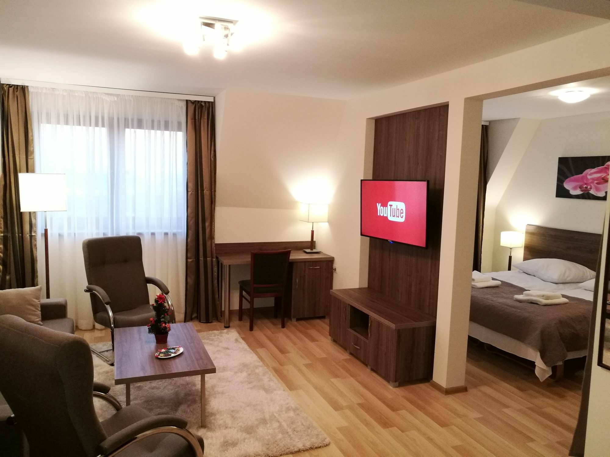 Hotel Zakliki クラクフ エクステリア 写真
