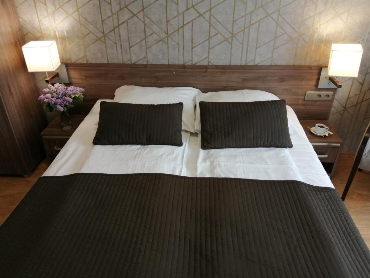 Hotel Zakliki クラクフ エクステリア 写真