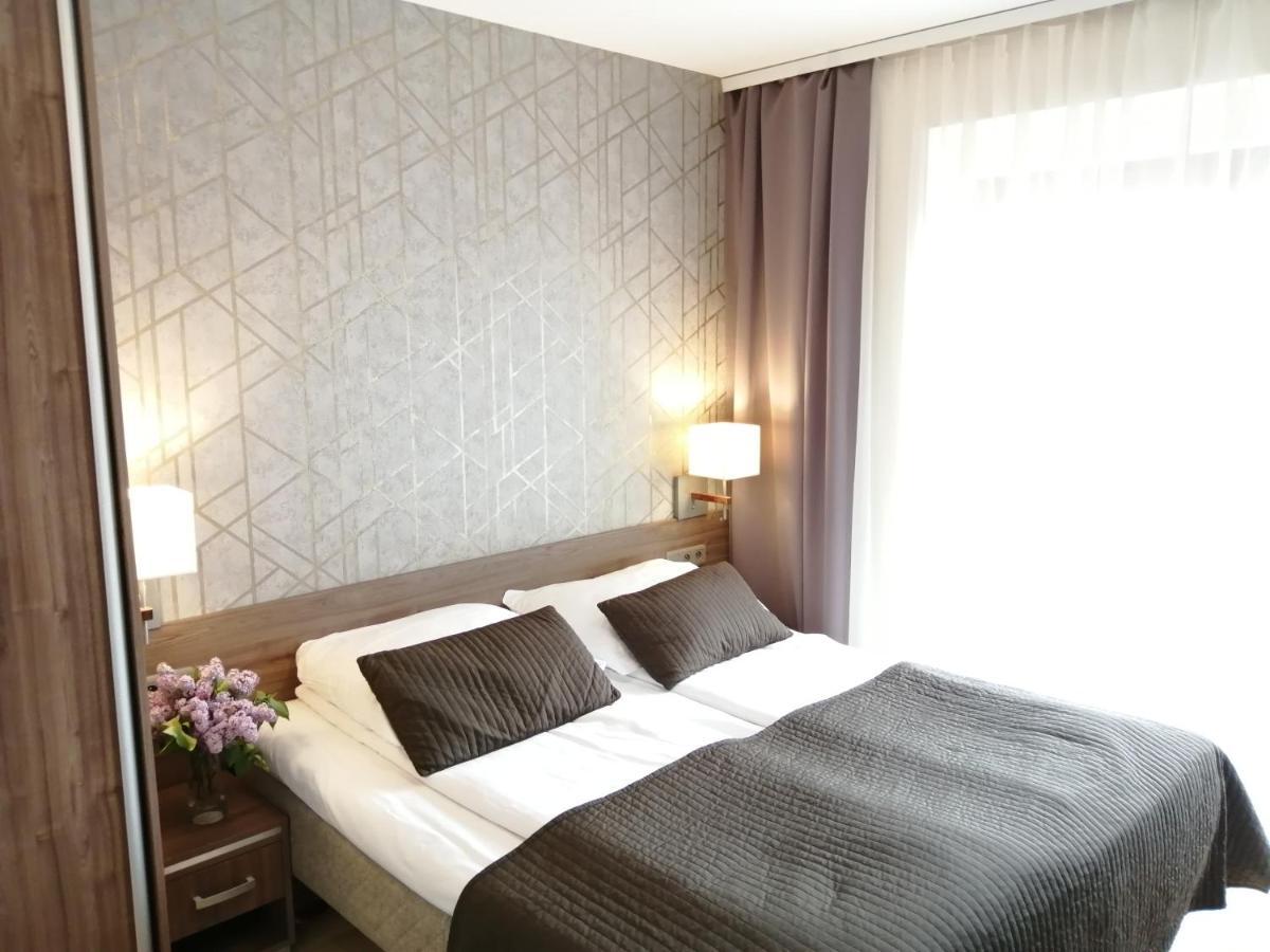 Hotel Zakliki クラクフ エクステリア 写真