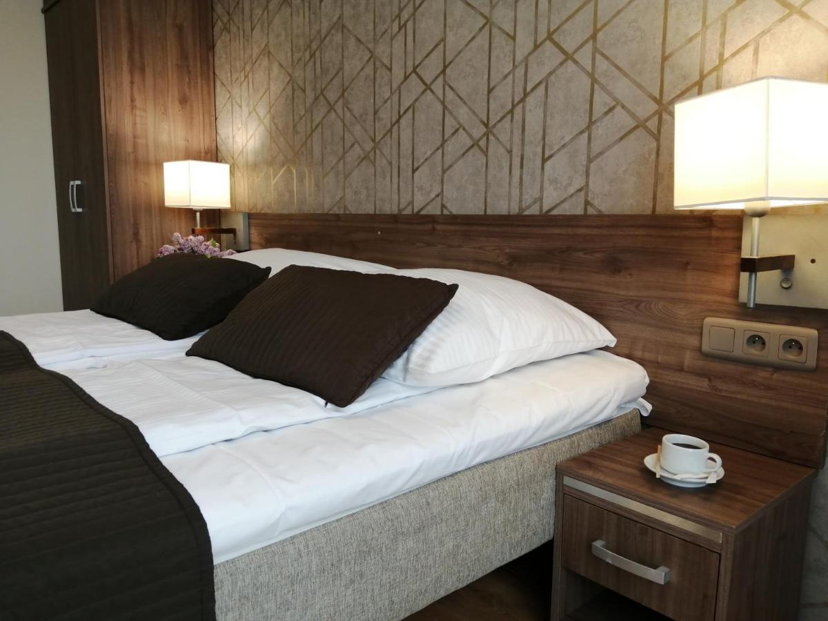 Hotel Zakliki クラクフ エクステリア 写真